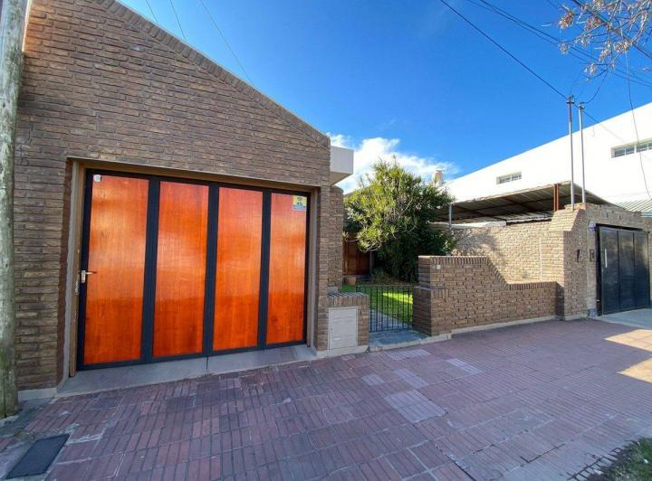 REMAX VENDE/CASA/APTA CREDITO/3 DORMI/SERVICIOS 1