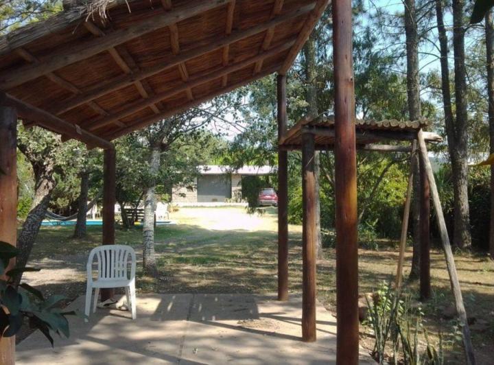 CASA 2 DORMITORIOS CON PILETA Y MUCHO PARQUE 4