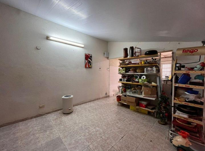 VENTA/CASA/3 DORMITORIOS/COCHERA o LOCAL. 2