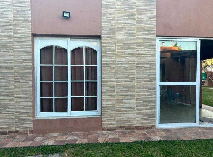 VENTA/CASA/PILETA/AMPLIO PARQUE/ZONA SUR/SUNCHALES 5