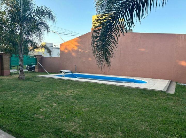 VENTA/CASA/PILETA/AMPLIO PARQUE/ZONA SUR/SUNCHALES 3