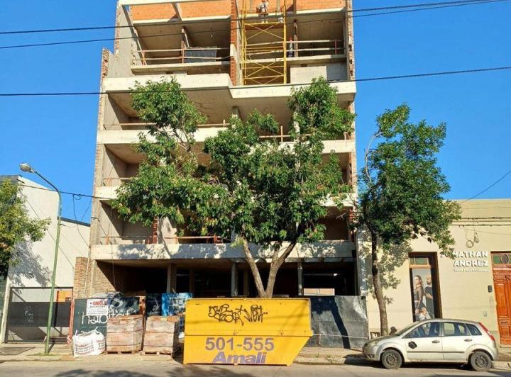 VENTA-DPTO CENTRICO-2 DORMITORIOS-COCHERA- 2