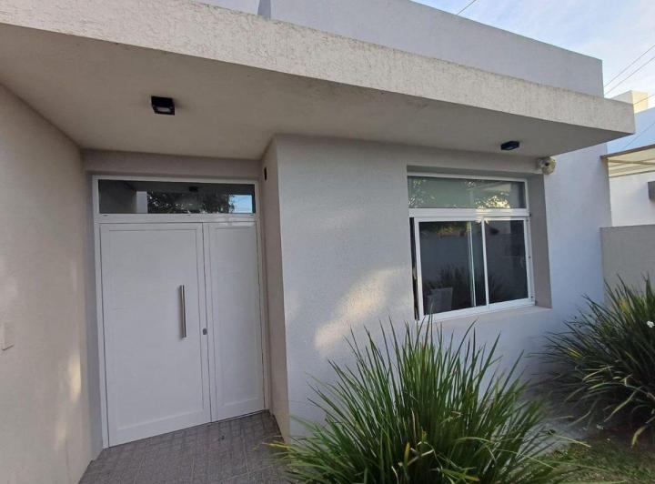 VENTA/CASA/3 DORM/PILETA/APTA CREDITO/Bo.PIZZURNO 5