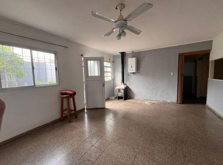 VENTA/CASA/ 2 DORMITORIOS/OPORTUNIDAD 3