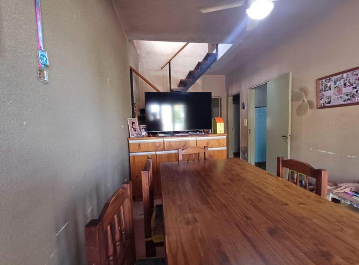 VENTA CASA 3 DORMITORIOS/SERVICIOS/APTA CREDITO 4