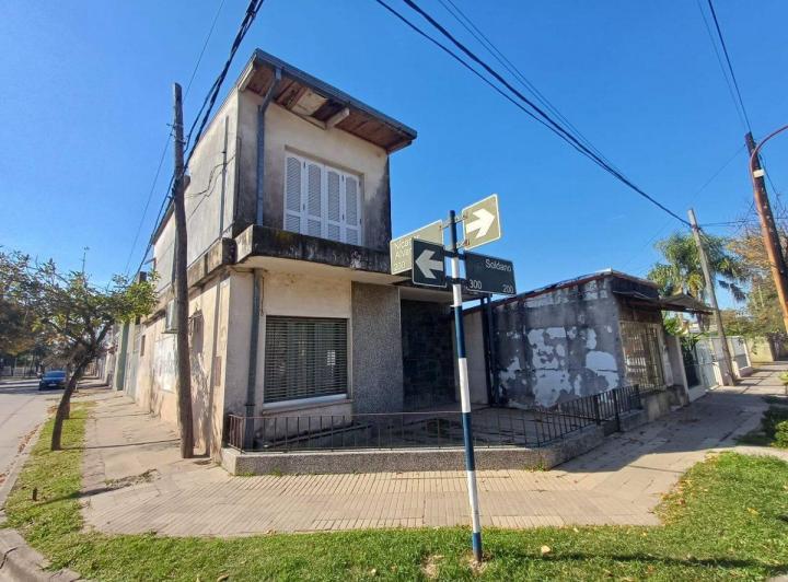 VENTA CASA 3 DORMITORIOS/SERVICIOS/APTA CREDITO 1