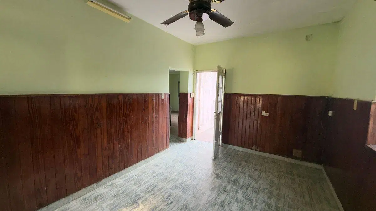 VENTA / AMPLIO PATIO / TODOS LOS SERVICIOS 2