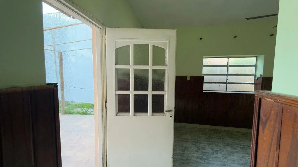 VENTA / AMPLIO PATIO / TODOS LOS SERVICIOS 4