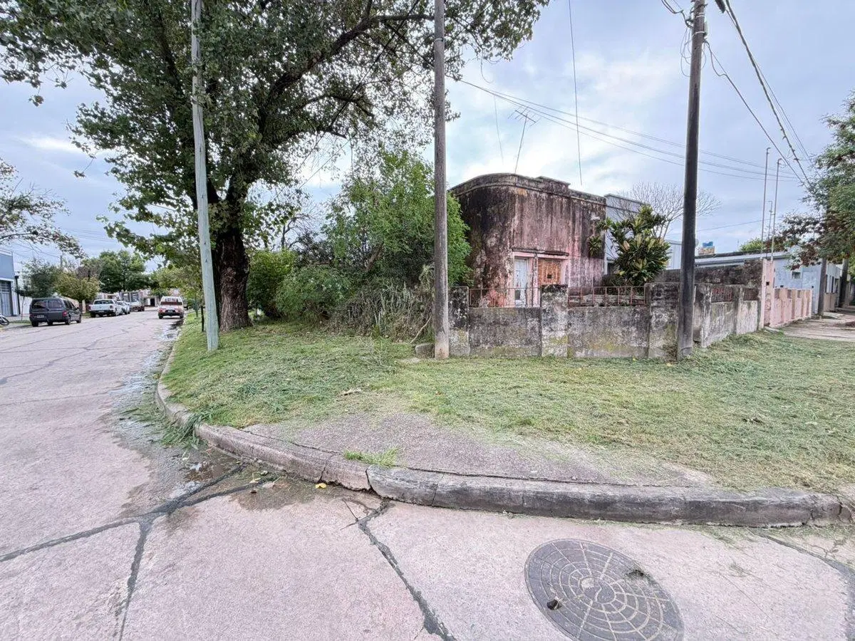REMAX VENDE/LOTE CONSTRUCCION/ESQUINA/DESARROLLO 2