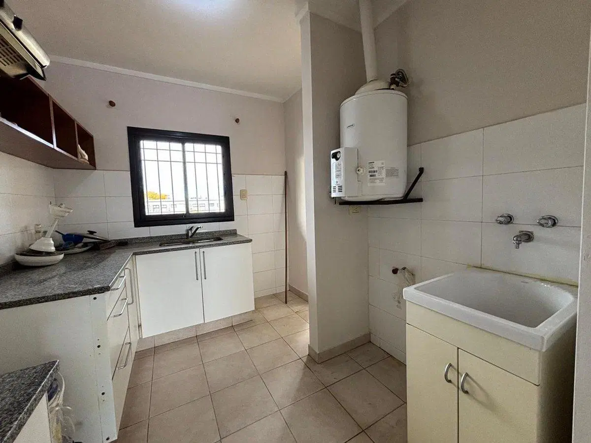 VENTA / DEPARTAMENTO 2 DORMITORIOS / PIZZURNO 5