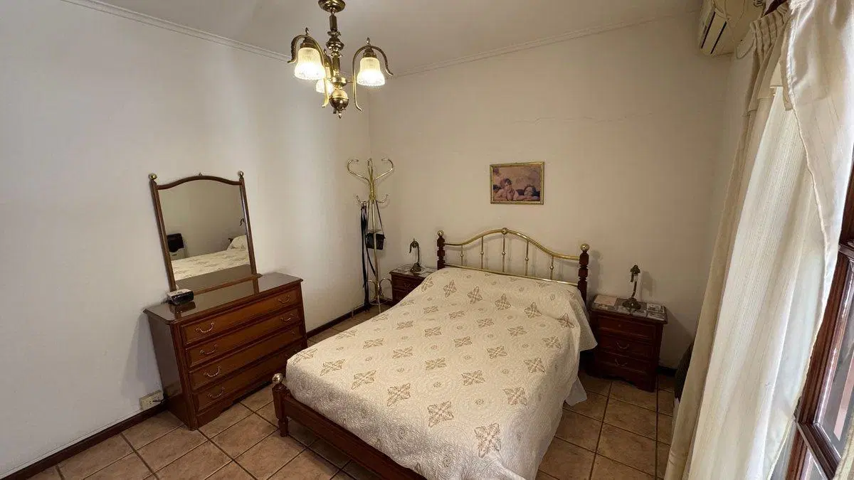 VENTA CASA PIZZURNO/3DORM/PILETA/QUINCHO/SERVICIOS 4