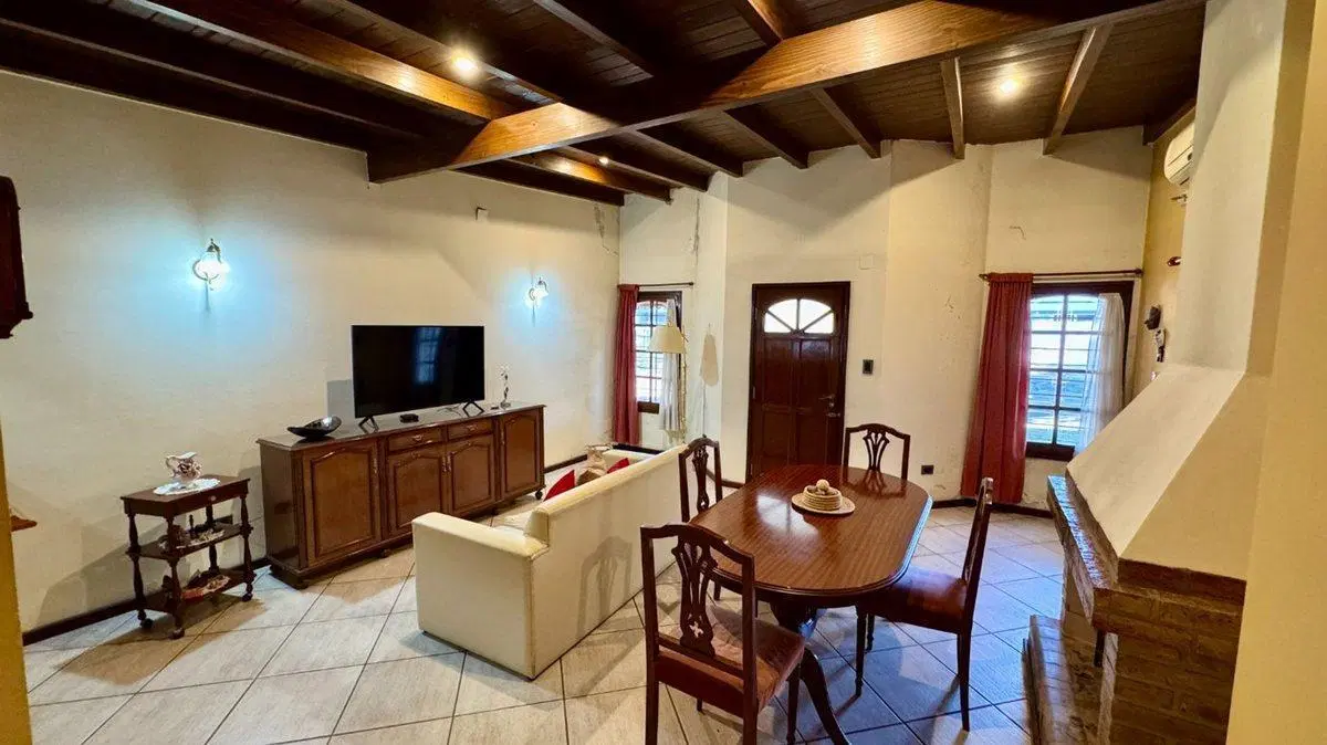 VENTA CASA PIZZURNO/3DORM/PILETA/QUINCHO/SERVICIOS 2