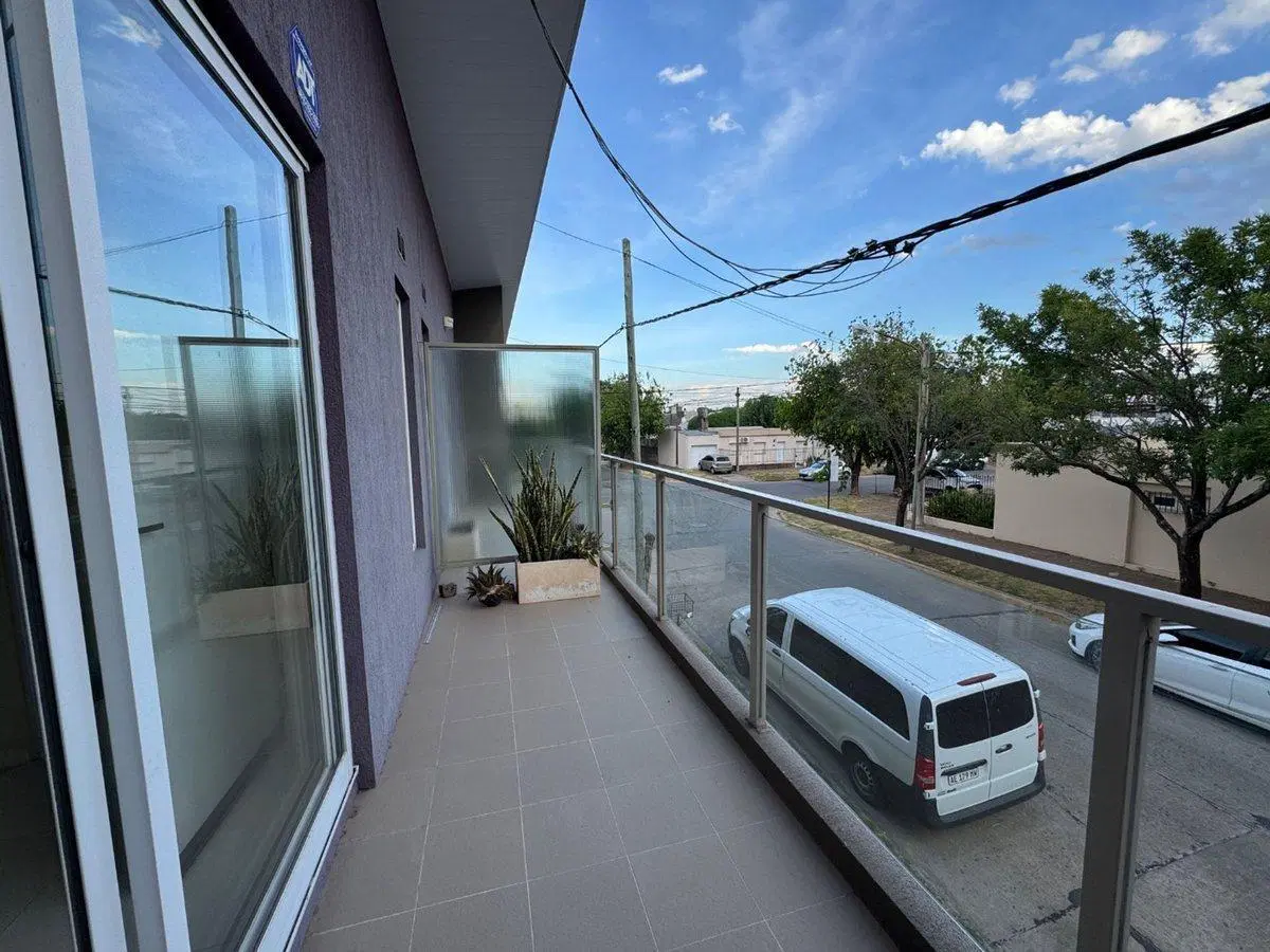 VENTA - CONJUNTO DEPARTAMENTOS MAS LOCAL - RAFAELA 3