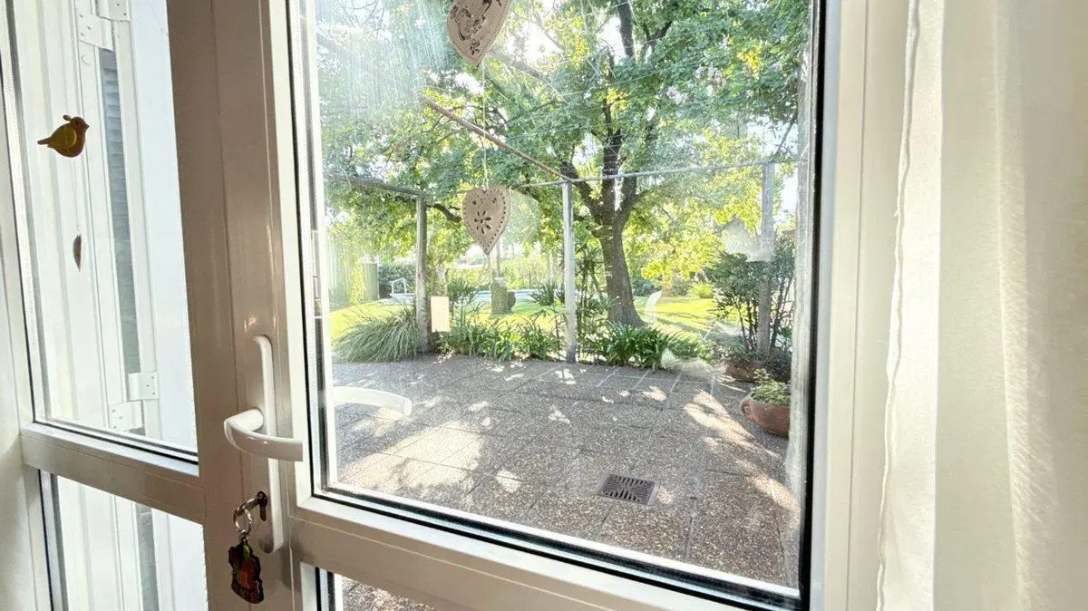 VENTA / CASA / QUINCHO / AMPLIO JARDÍN / PILETA / 4
