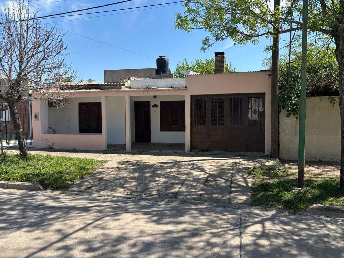 VENTA / CASA FAMILIAR / OPORTUNIDAD BARRIO ITALIA 5