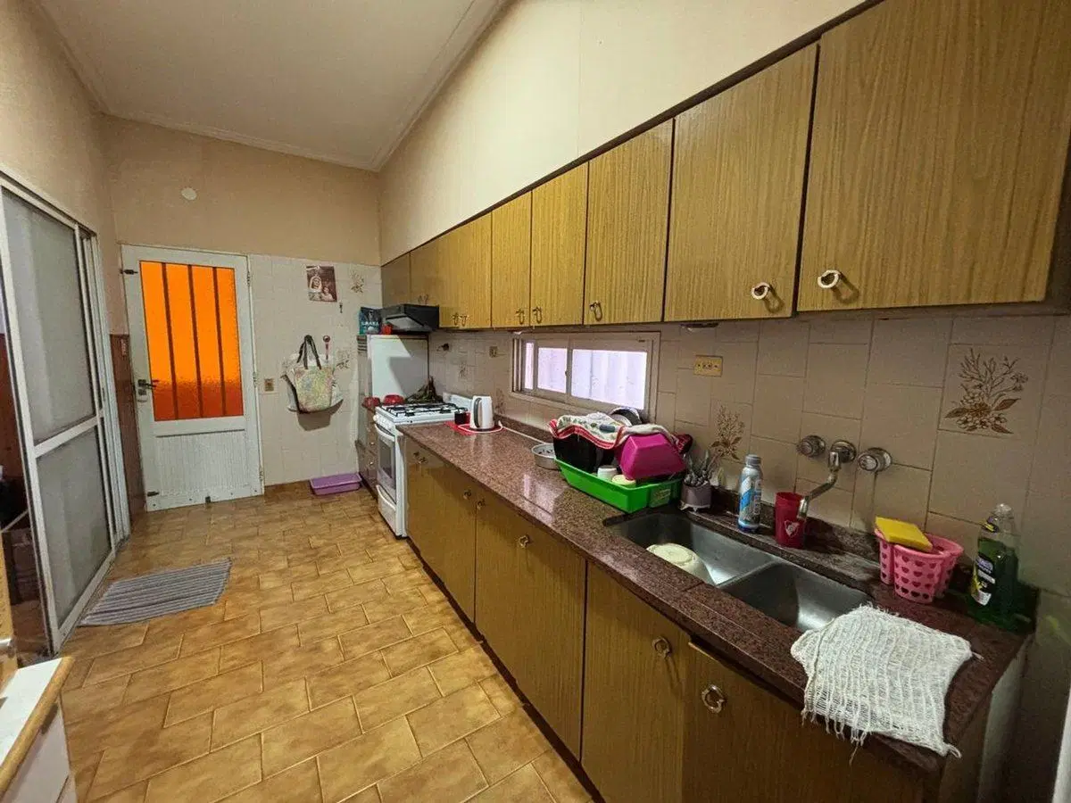 VENTA / CASA 2 DORMITORIOS / COCHERA / ANGELICA 3