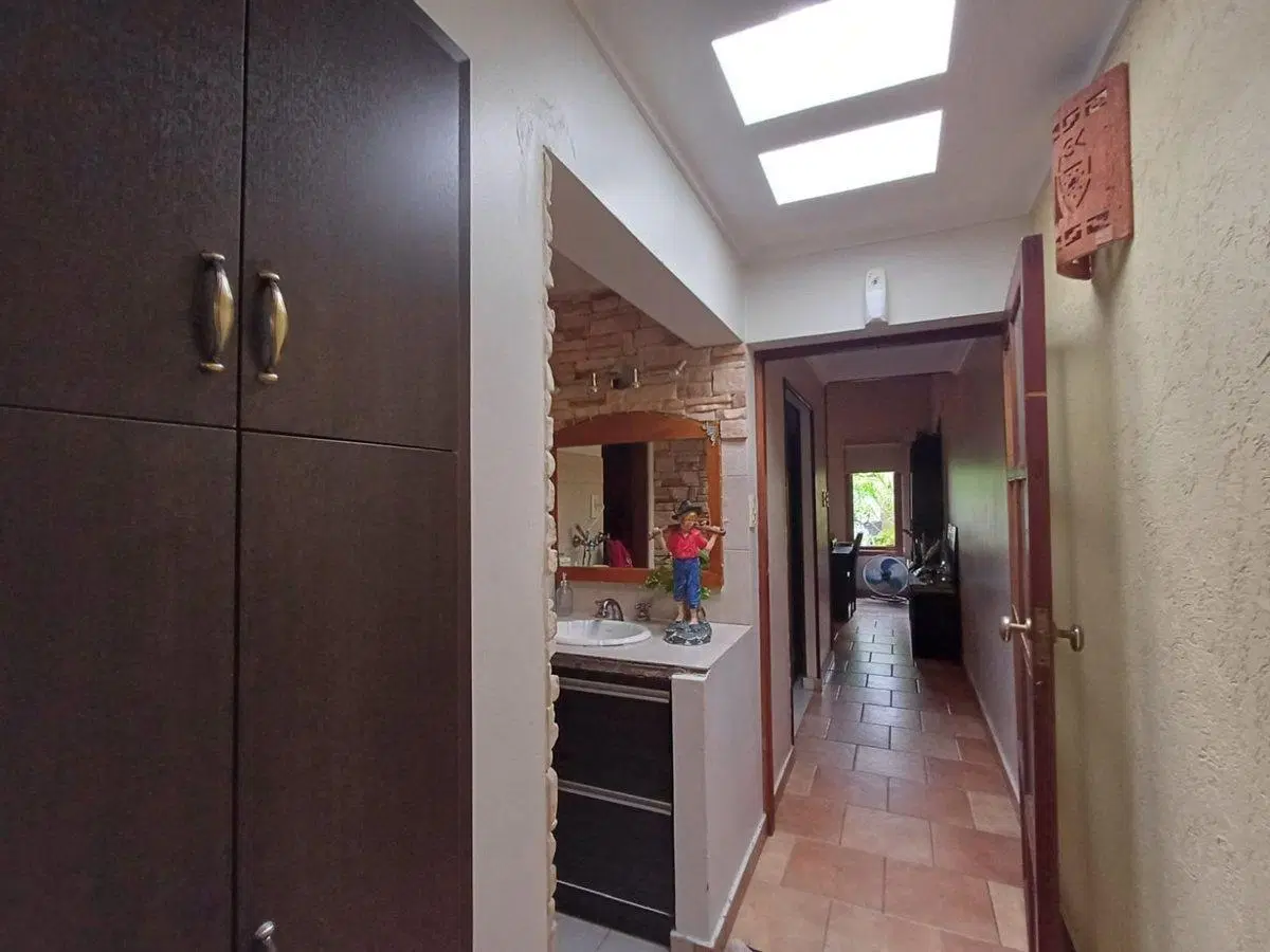 VENTA/CASA MODERNA/B° PIZZURNO/3 DORMITORIOS/SERV. 5