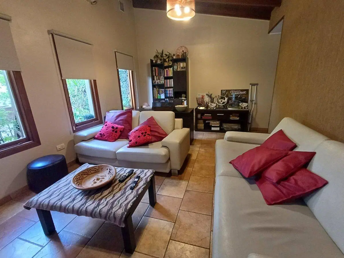 VENTA/CASA MODERNA/B° PIZZURNO/3 DORMITORIOS/SERV. 3