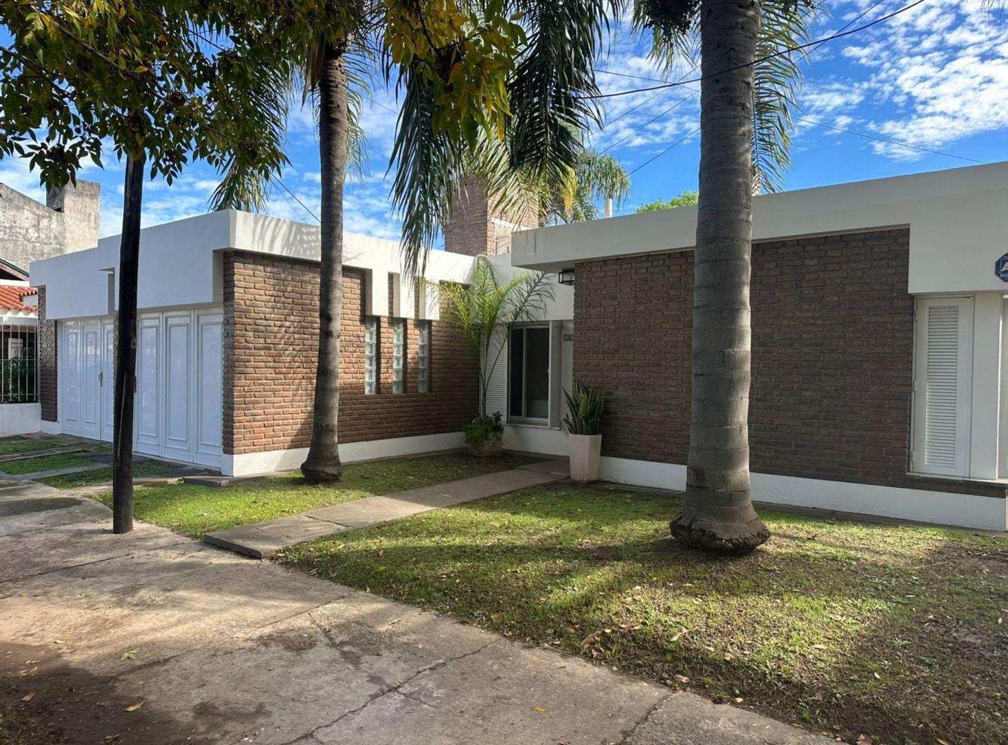 VENTA/CASA DE CATEGORIA/SUNCHALES/3 DORMITORIOS