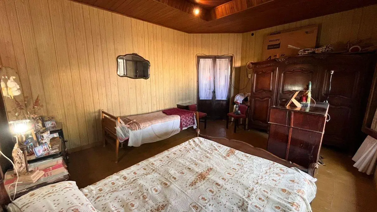 VENTA/CASA/CERES/A REFACCIONAR/OPORTUNIDAD 4