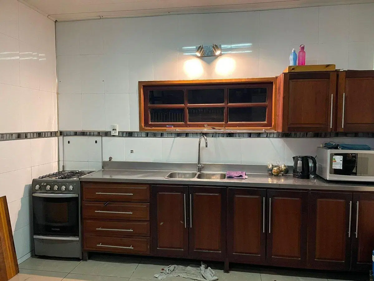 VENTA/AMPLIA CASA/3 DORMITORIOS/LEHMANN 2