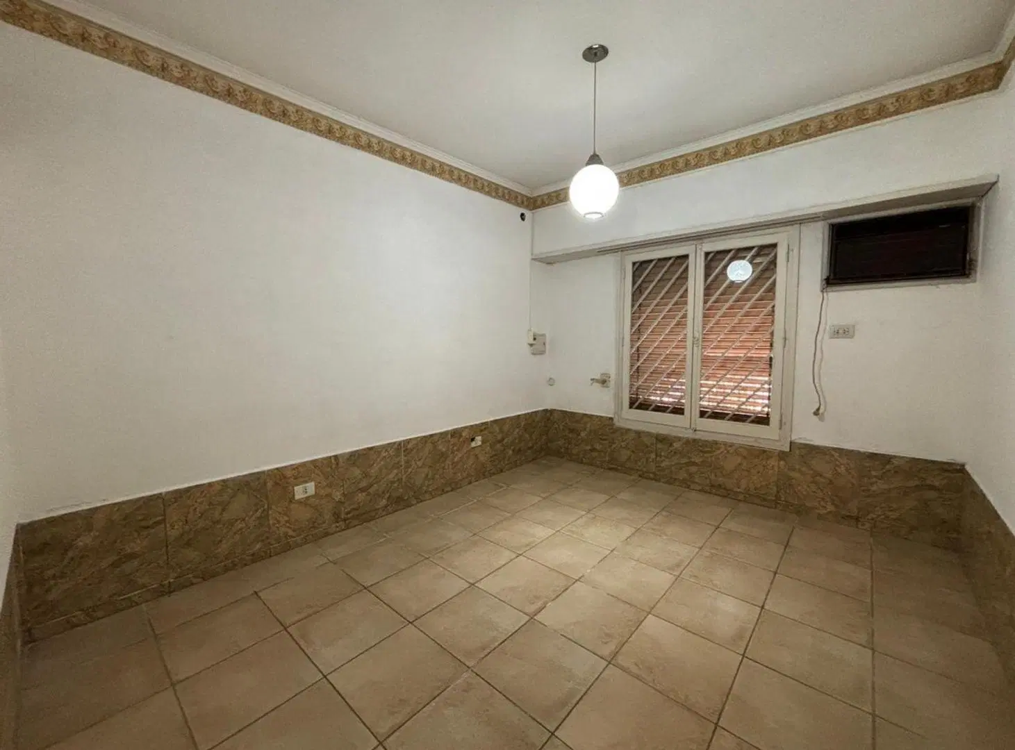 ALQUILER / CASA / 2 DORMITORIOS / B° JUAN DE GARAY 3