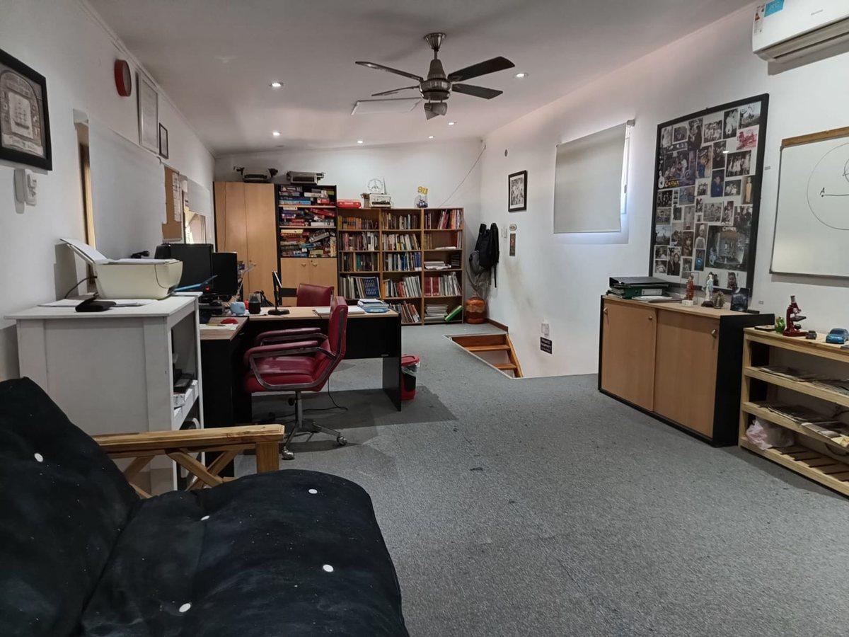 Foto de VENTA CASA / 4 DORMITORIOS / PILETA, imagen 5