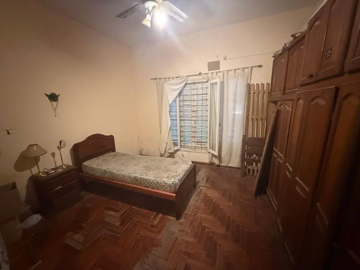 VENTA/CASA 3 DORMITORIOS/SOBRE AVENIDA 5
