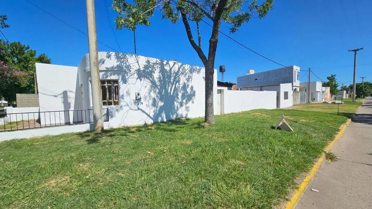 VENTA/CASA ESQUINA/BARRIO AMANCAY 2