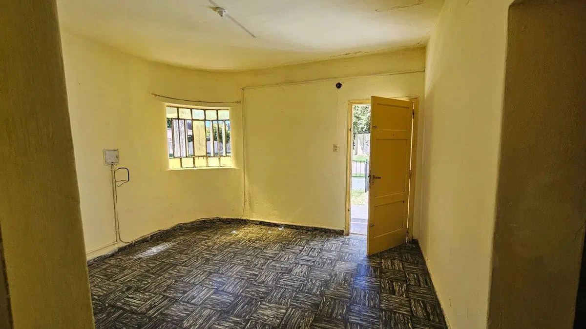 VENTA/CASA ESQUINA/BARRIO AMANCAY 3