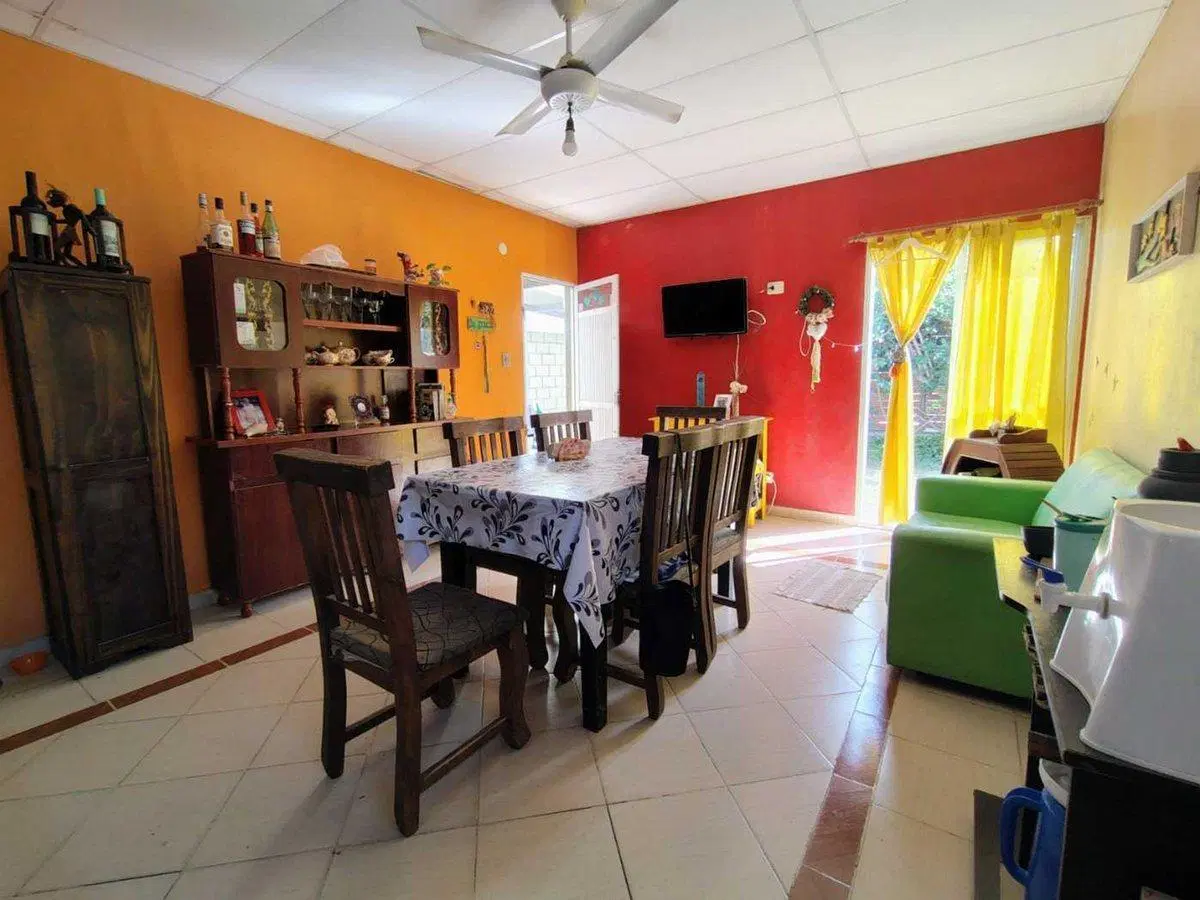 VENTA / CASA/ BARRIO MORA 2