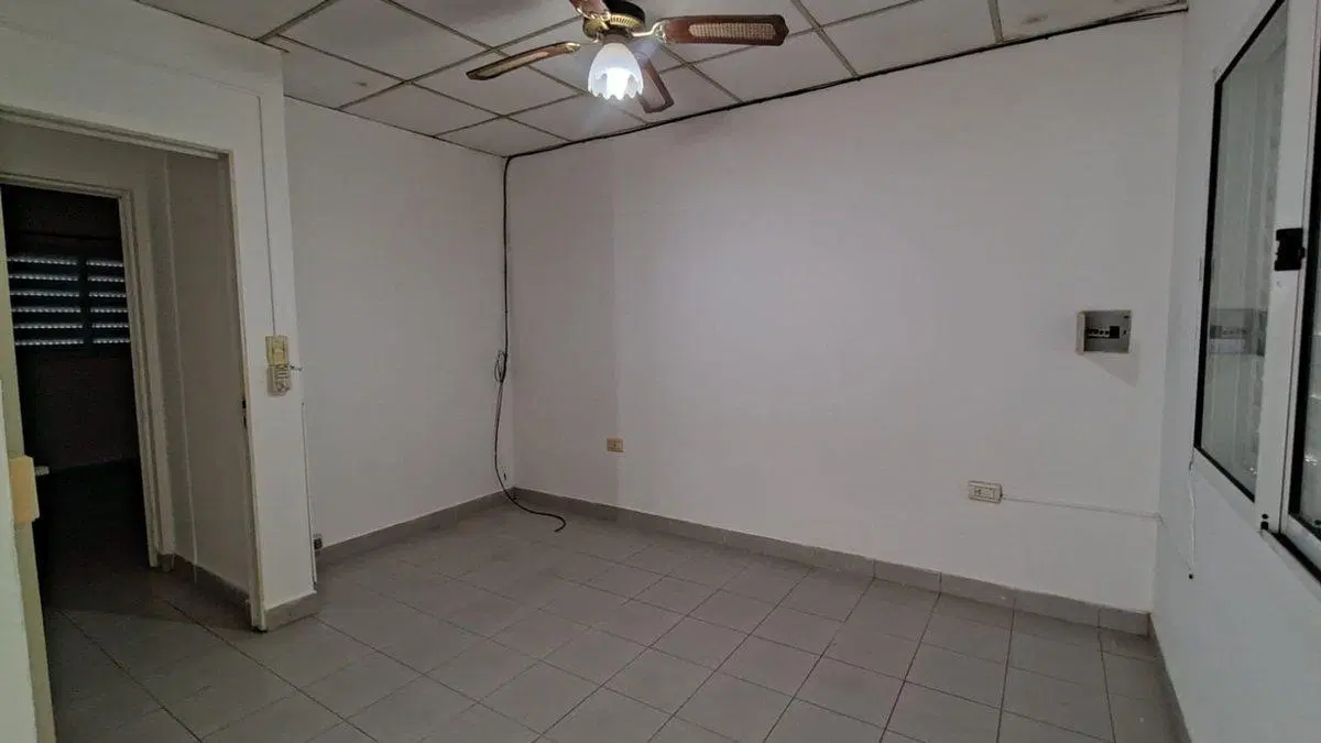 VENTA/ CASA / SERVICIOS / VILLA DOMINGA 4