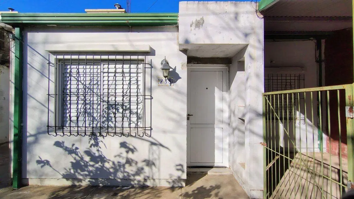 VENTA/ CASA / SERVICIOS / VILLA DOMINGA 2