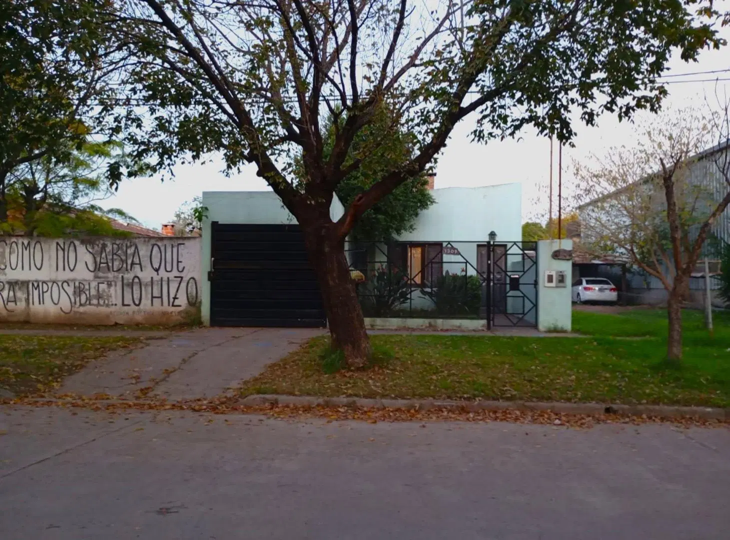 VENTA / DOS VIVIENDAS Y AMPLIO TERRENO/ RAFAELA 2