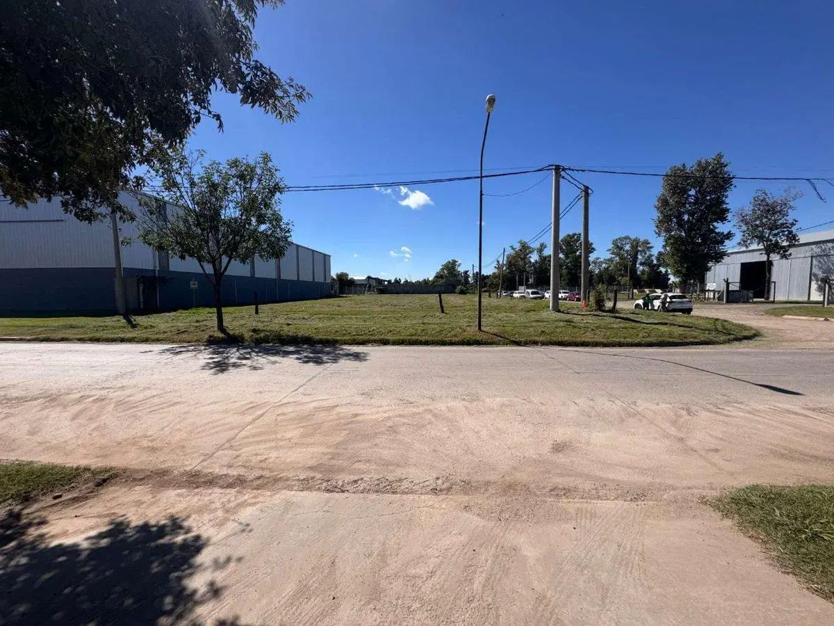 VENTA/LOTE EN ESQUINA/B° FASOLI/ SECTOR INDUSTRIAL 4