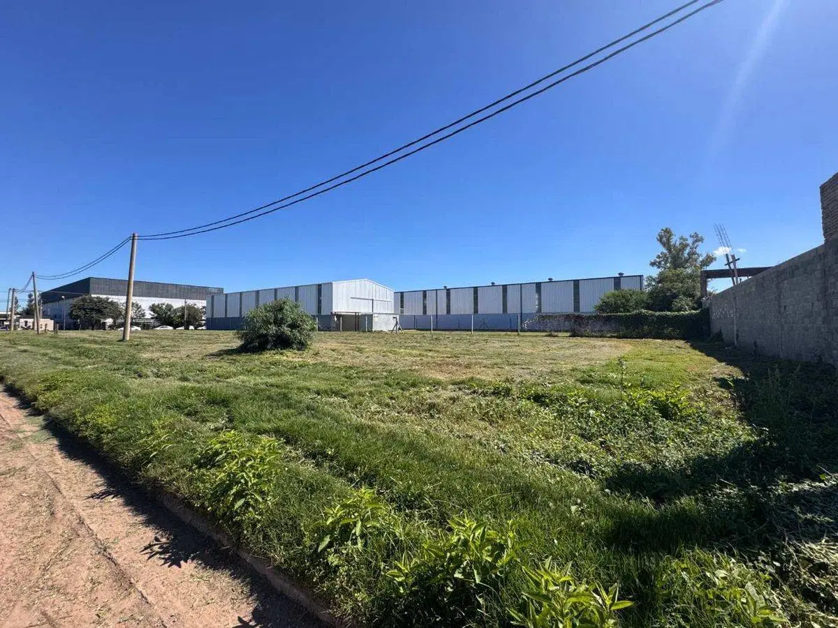 VENTA/LOTE EN ESQUINA/B° FASOLI/ SECTOR INDUSTRIAL 3