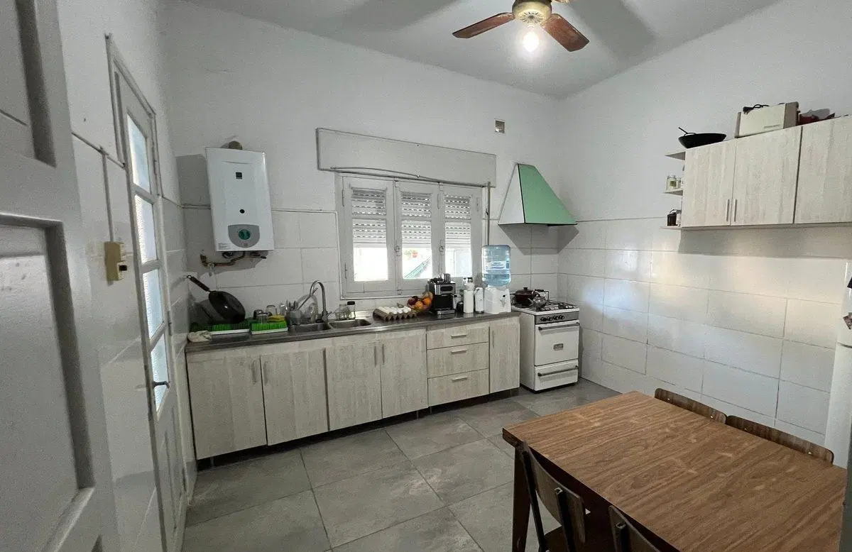 VENTA / CASA CÉNTRICA / 2DORM / SERVICIOS /RAFAELA 5