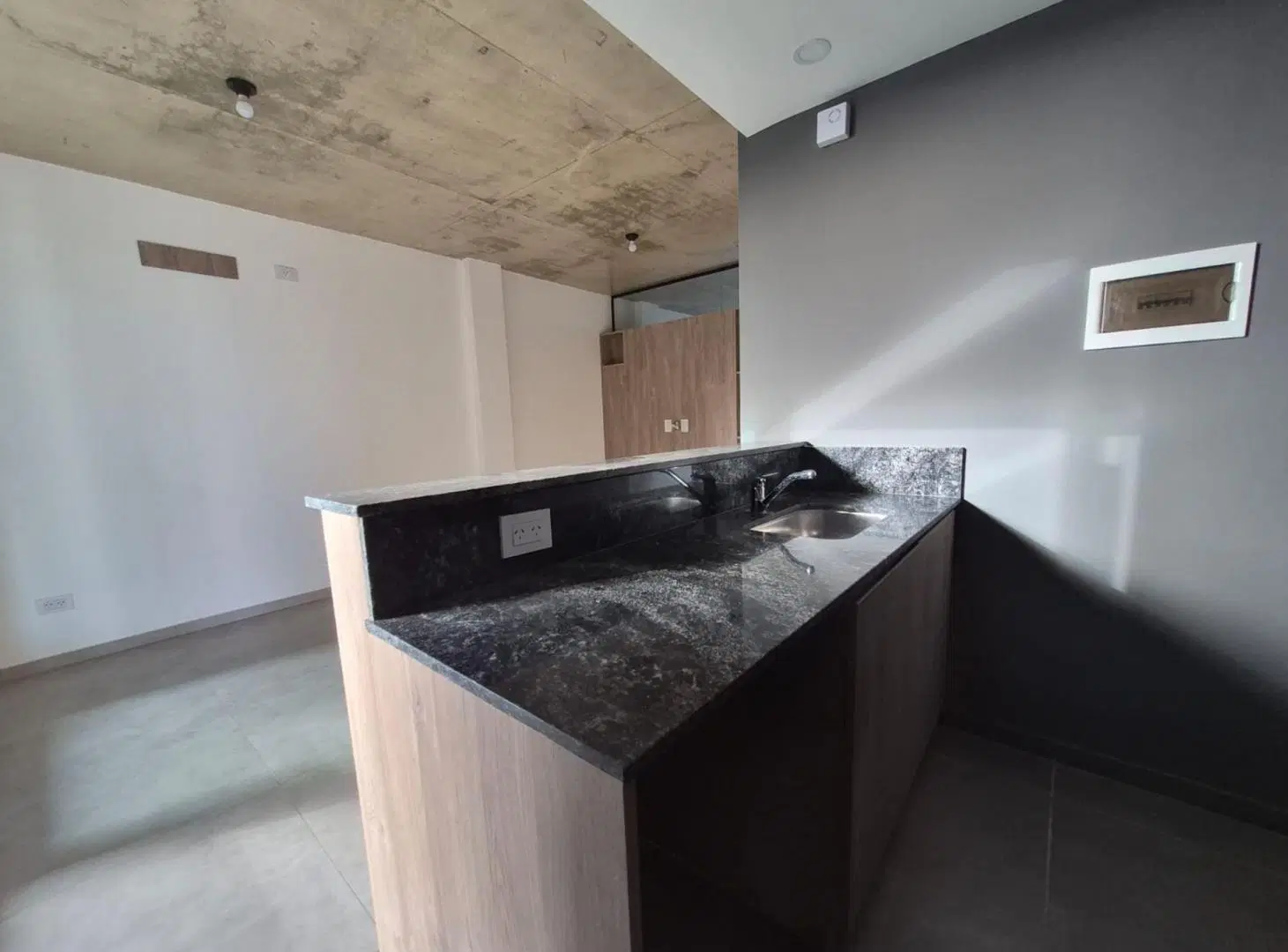 VENTA MODERNO DEPARTAMENTO/UN DORMITORIO/SERVICOS 2