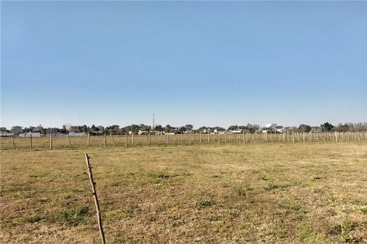 VENTA/ TERRENO ESQ./ LOTEO LOS TEROS/ BELLA ITALIA 4