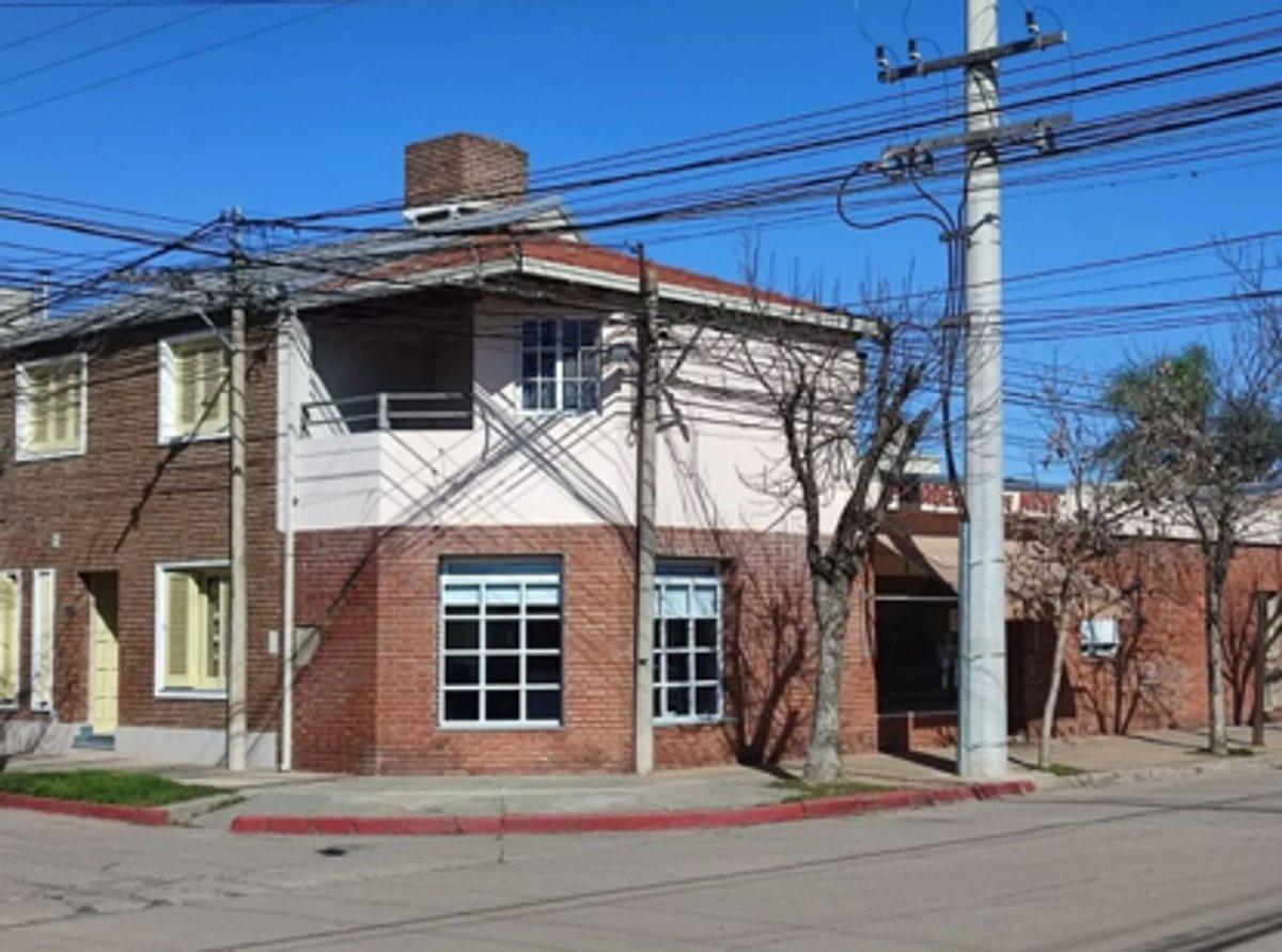 VENTA / VIVIENDA FAMILIAR Y LOCAL COMERCIAL