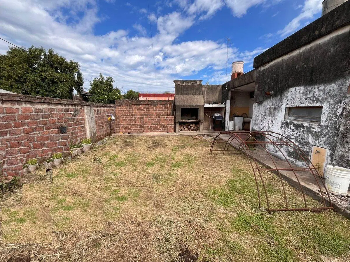 VENTA / CASA / OPORTUNIDAD / HERSILIA. 3