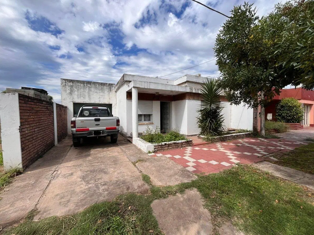 VENTA / CASA / OPORTUNIDAD / HERSILIA. 4