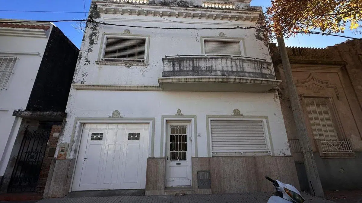 CASA RECICLADA / TODOS LOS SERVICIOS / 3-4 DORM 3