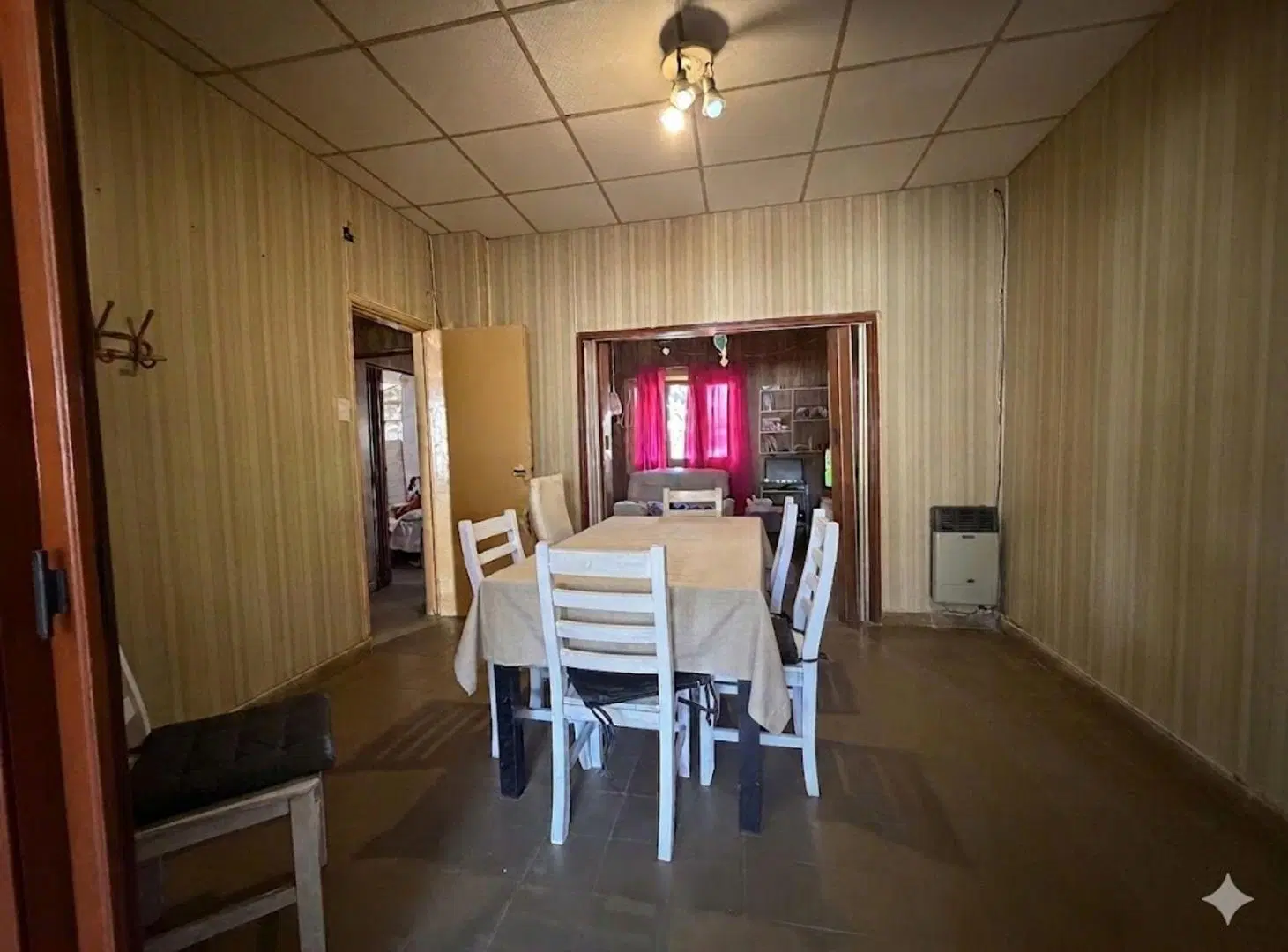 VENTA/ CASA CON PATIO/ B°VILLA DEL PARQUE 2