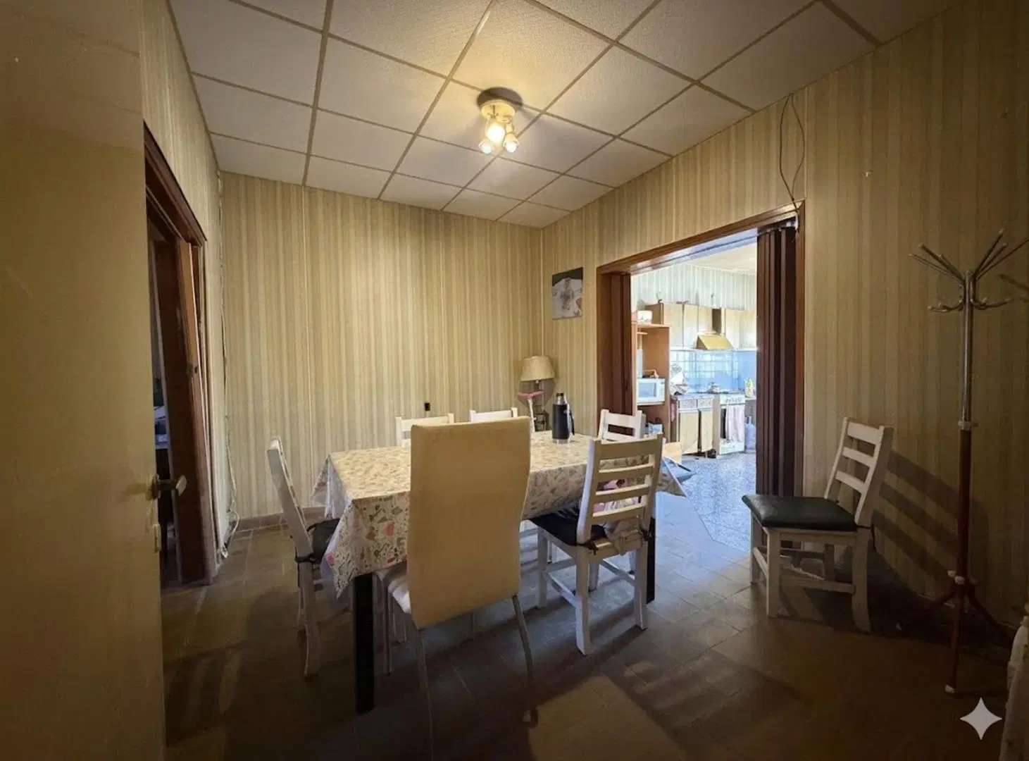 VENTA/ CASA CON PATIO/ B°VILLA DEL PARQUE 5