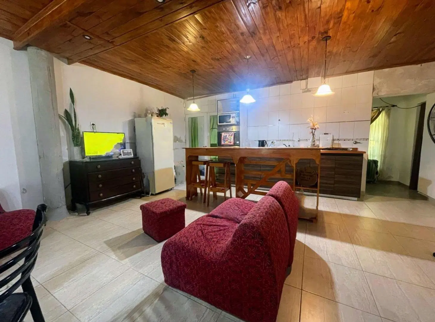 VENTA/CASA 2 DORM/PATIO/SERVICIOS/B°30 DE OCTUBRE 4