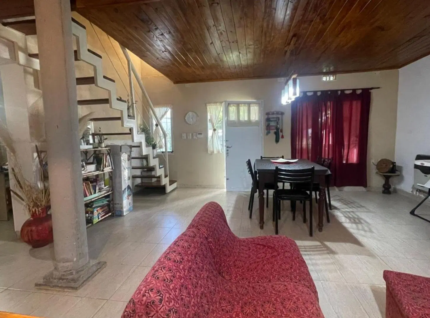 VENTA/CASA 2 DORM/PATIO/SERVICIOS/B°30 DE OCTUBRE 8
