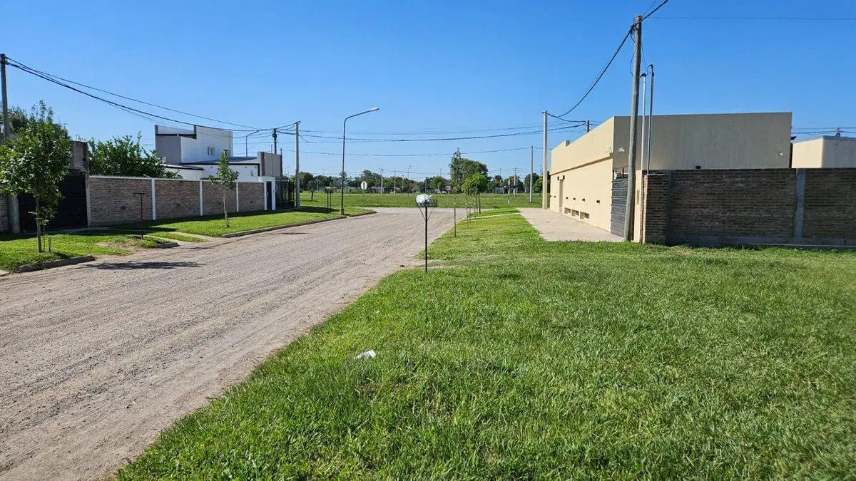 VENTA / LOTE / BARRIO LOS NOGALES / RAFAELA 3