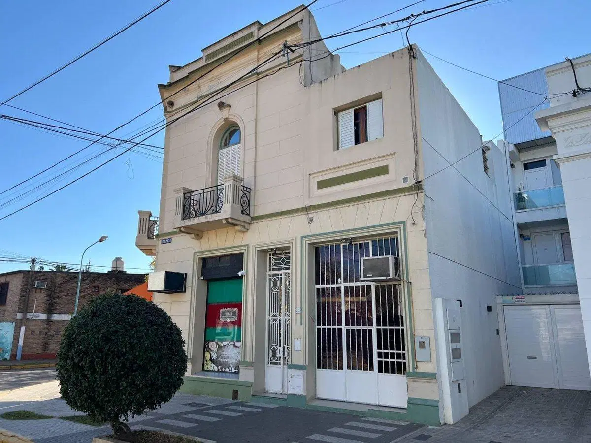 VENTA/CASA ESQUINA/3 DORMI/SERVICIOS/APTA CREDITO 2