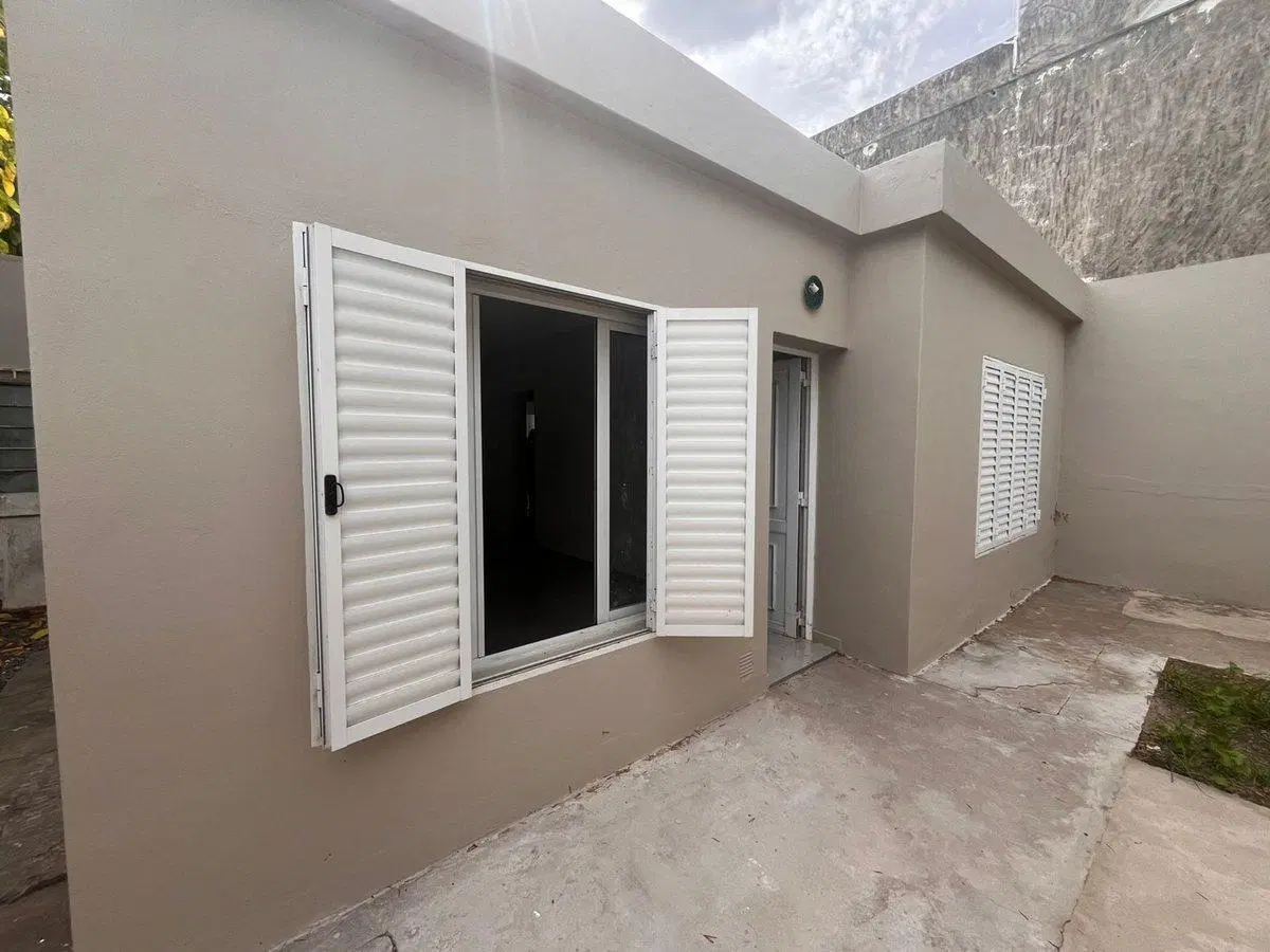 VIVIENDA 2 DORM./B° MOSCONI/ESQUINA/REMODELADA 5